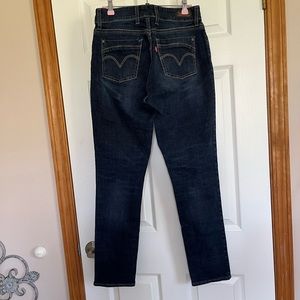 Levi’s 529 Curvy Fit women’s Size -8m Skinny Leg 🌷LIKE NEW 🌷